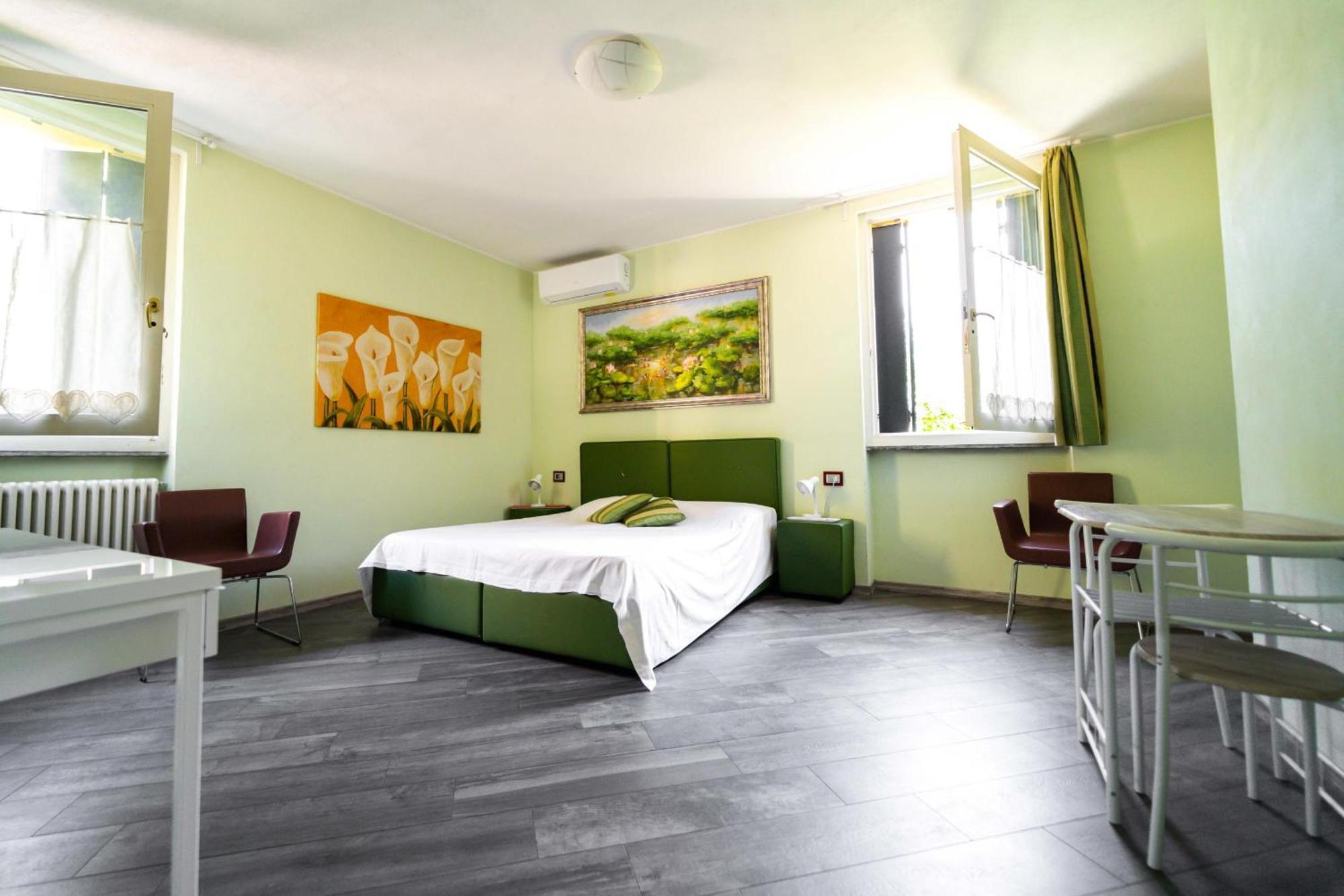 Montebello Lecco Room photo
