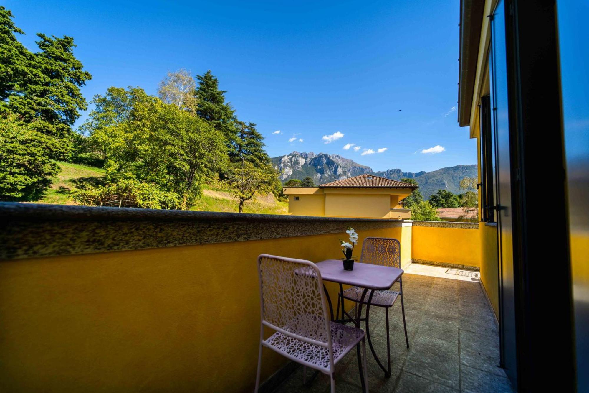 Montebello Lecco Room photo
