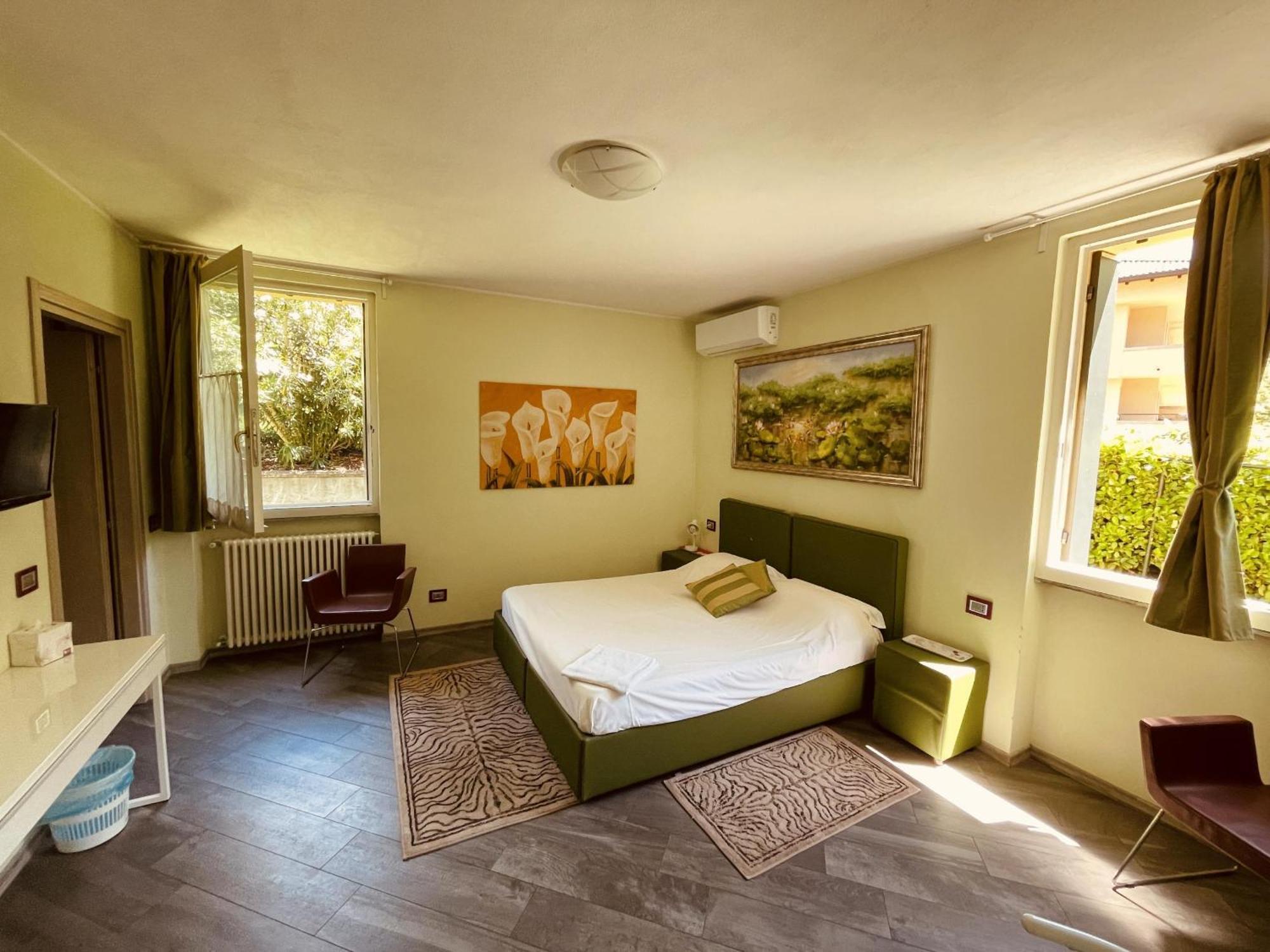 Montebello Lecco Room photo