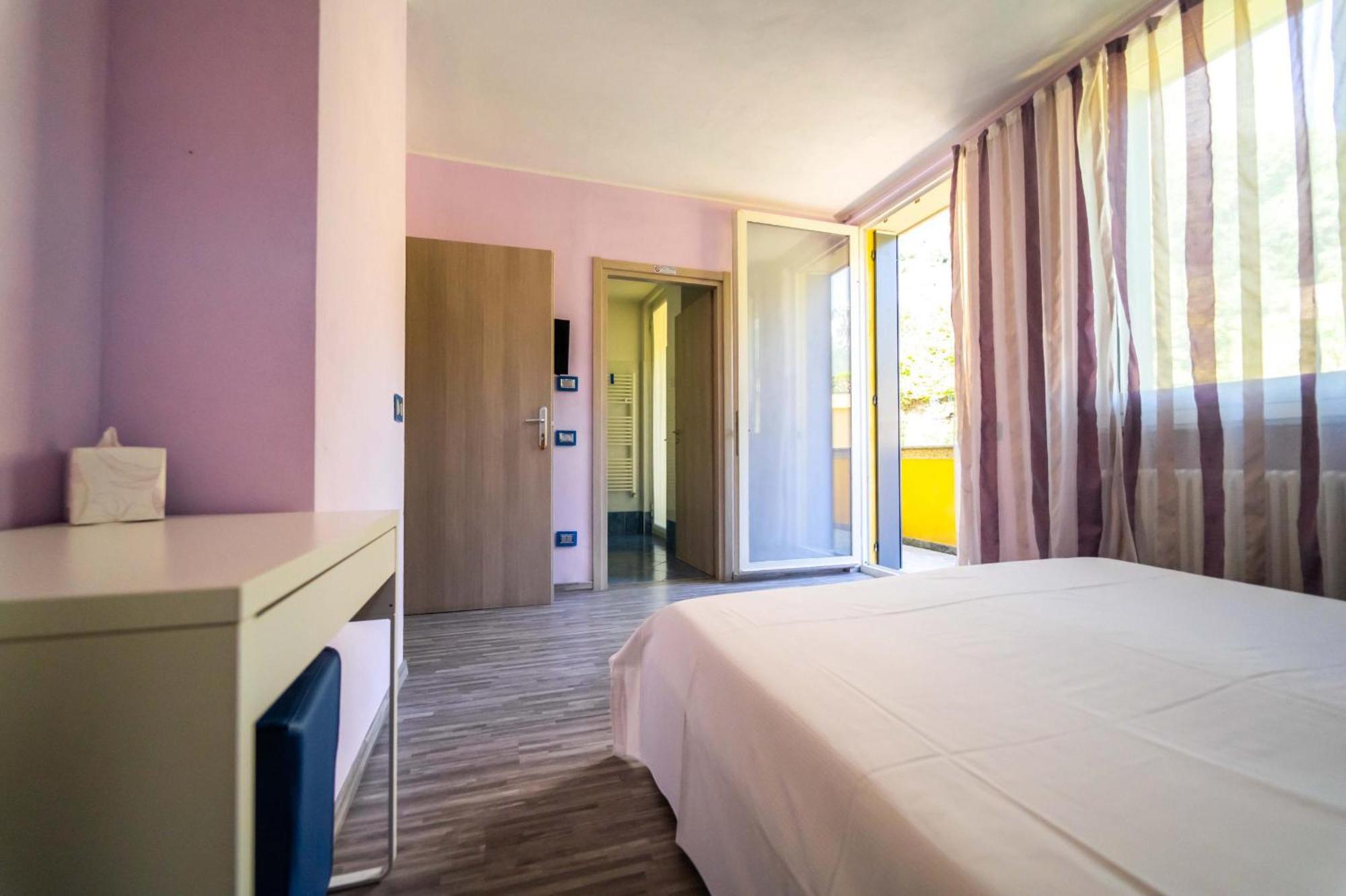 Montebello Lecco Room photo